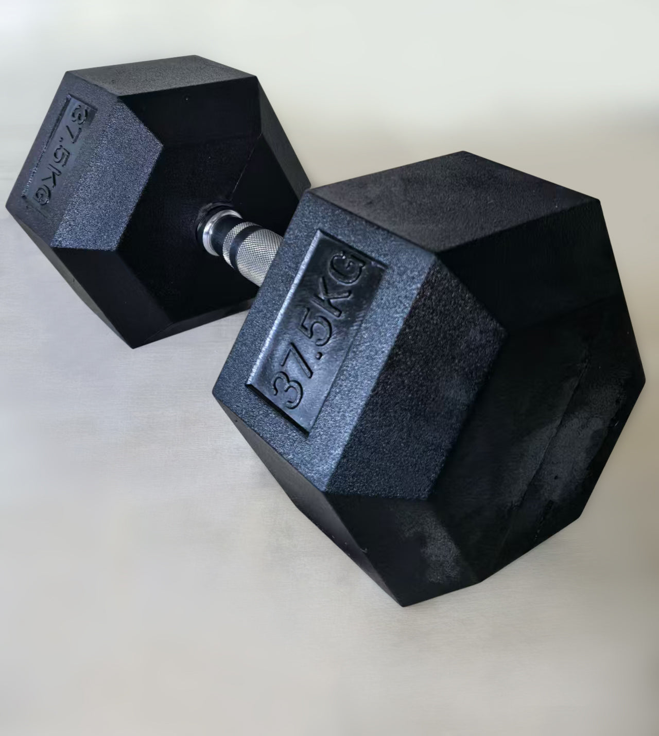 Gumirana heksagonalna utež / Hex ročka 37,5 kg