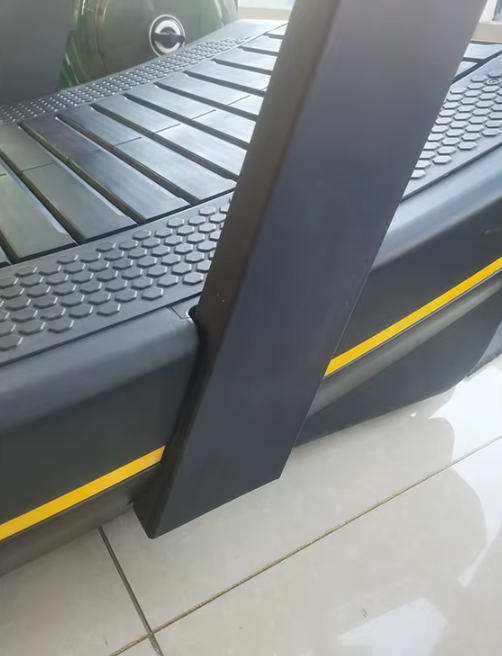 Profesionalna ukrivljena mehanska tekaška steza Curved Premium - Fitnes naprava