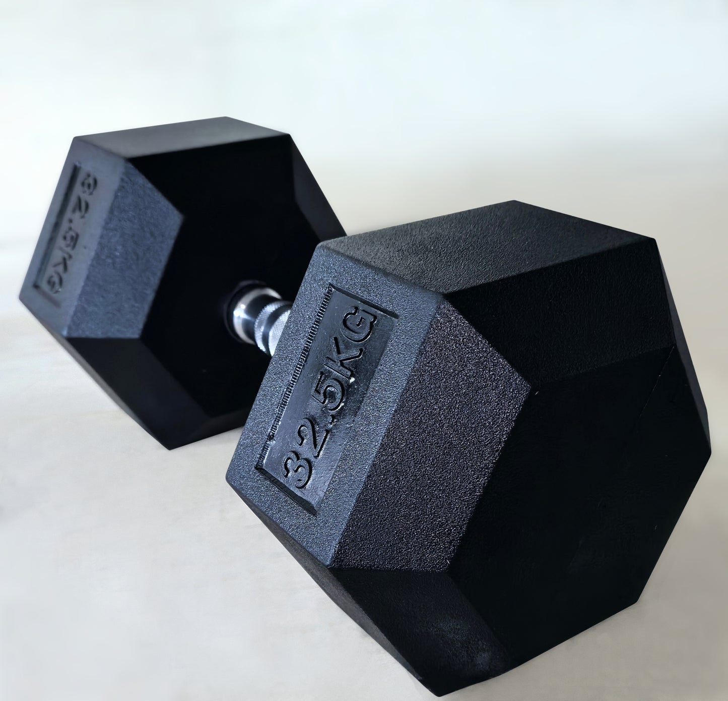 Gumirana heksagonalna utež / Hex ročka 32,5 kg